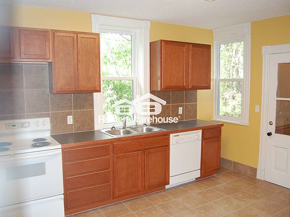 2nd image of 721 12th Ave SE