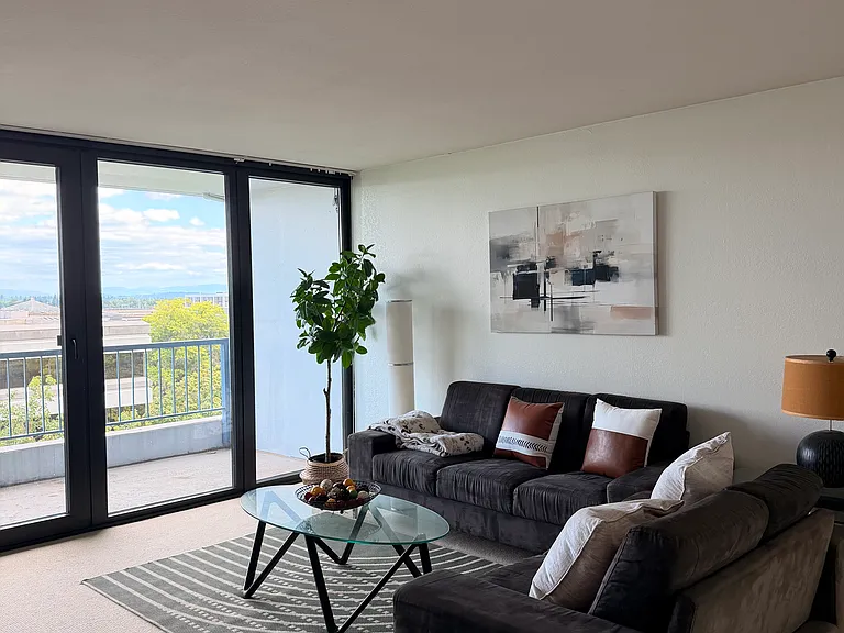 111 SW Harrison St #7H — Photo 6
