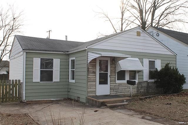 1st image of 134 Deane Ct