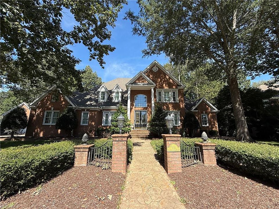 1st image of 928 Blackthorne Dr