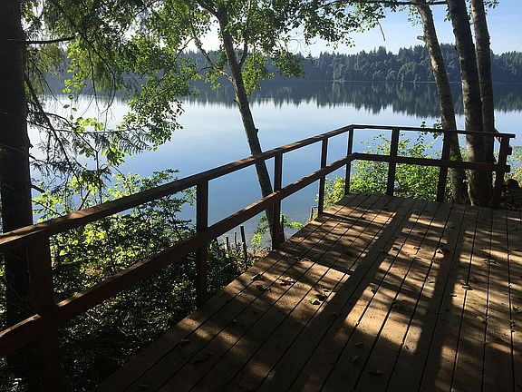 10 x 18 deck 10' above beach