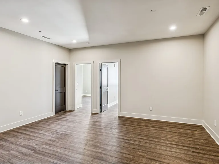118 N Main St #D — Photo 12
