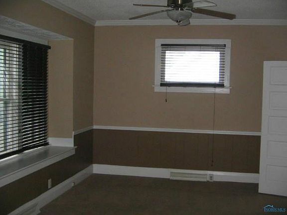 3rd image of 638 Willard St