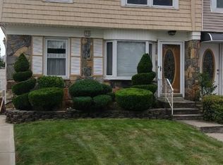 30 Plymouth Rd, Staten Island, NY 10314