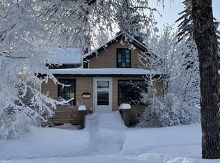 718 2nd St NE, Devils Lake, ND 58301