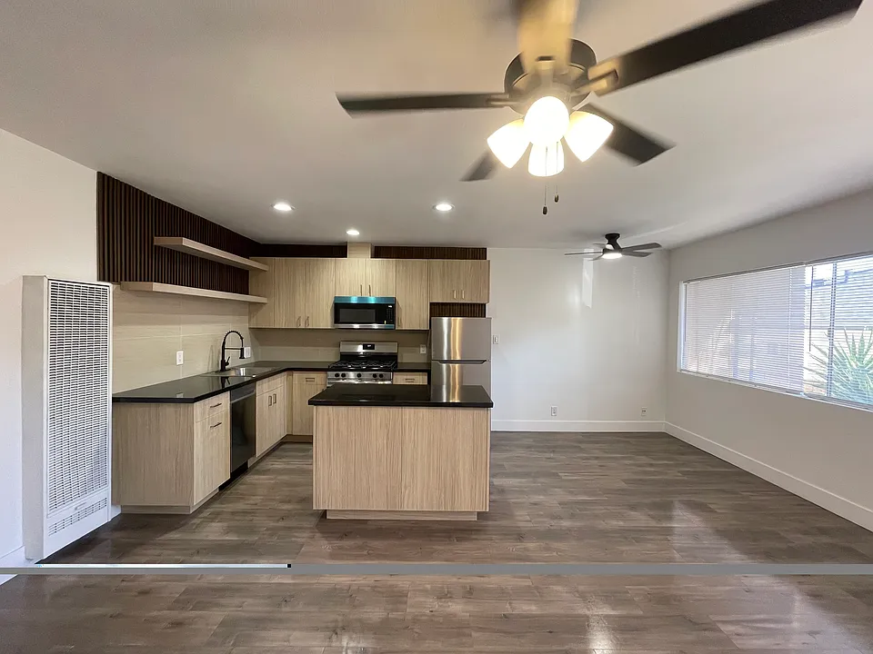 211 Penn St #2