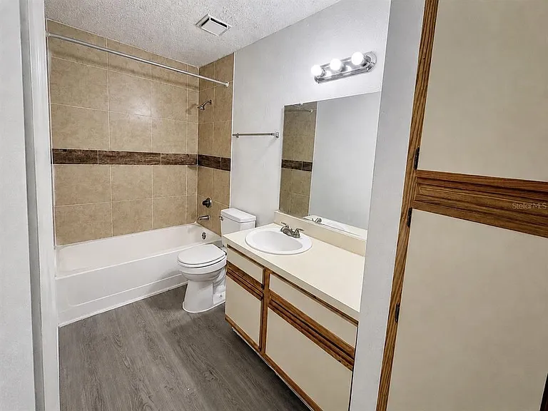 249 Afton Sq #107 — Photo 8