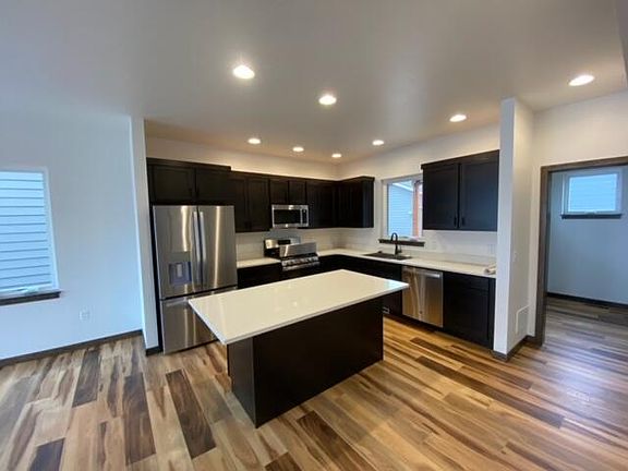 3rd image of 4143 B Killarney Way