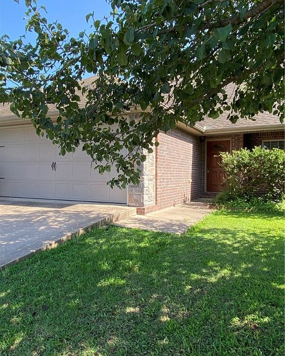 1st image of 2905 Deerfield Blvd #1