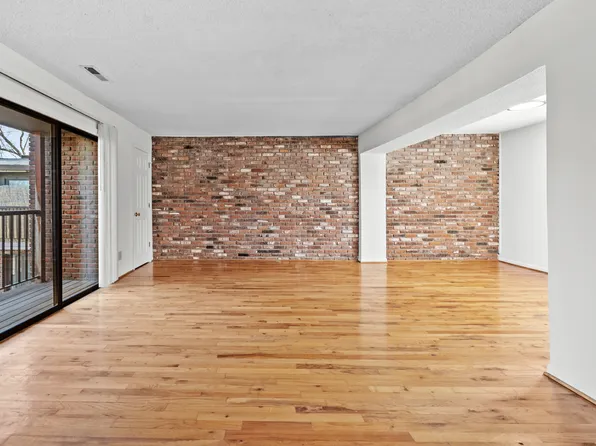 4012 Oak St APT 12, Kansas City, MO 64111