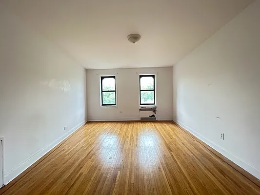 Rented by Lang Realty LLC | media 3