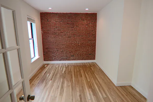 Rented by PMG Real Estate  | media 27