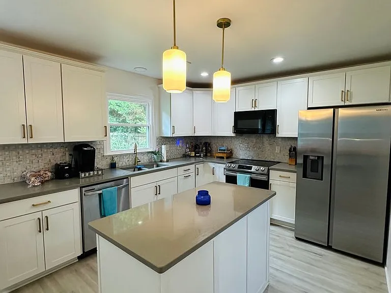 103 Meadow Creek Dr — Photo 13