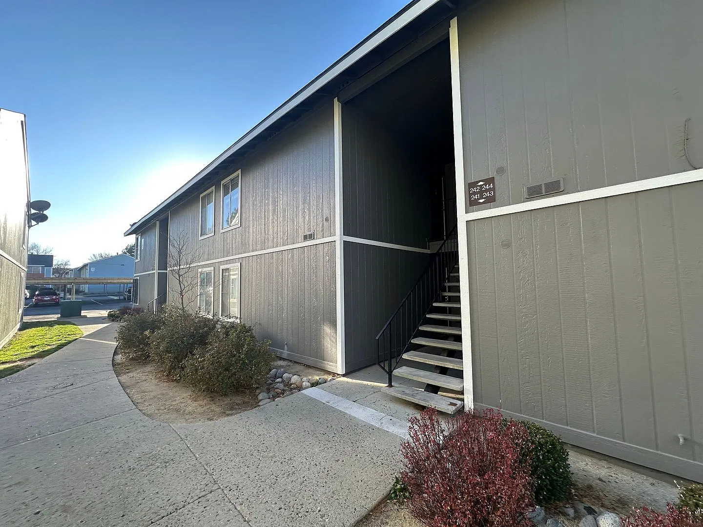 4600 Neil Rd APT 29 — Photo 1