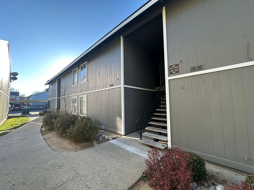 1st image of 4600 Neil Rd APT 29