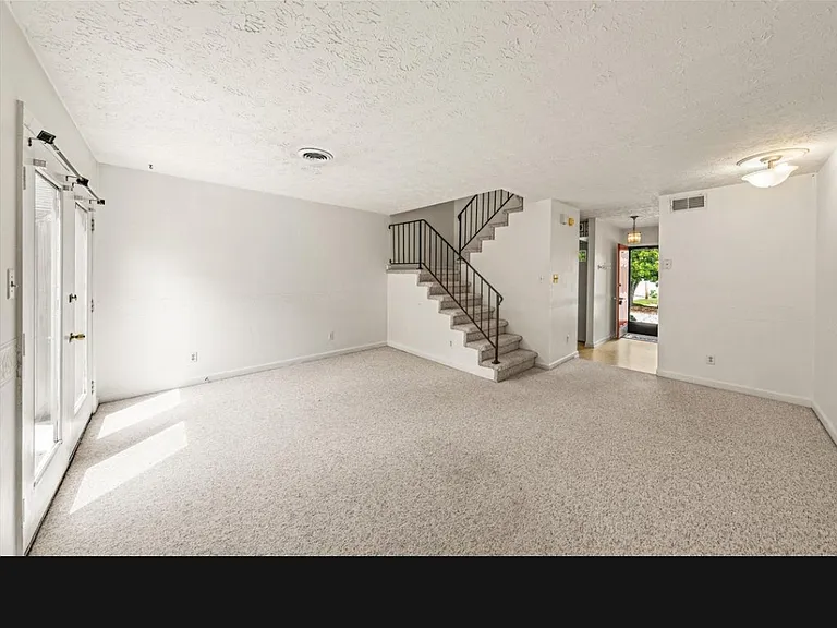 10510 Shirland Ct #10510 — Photo 9