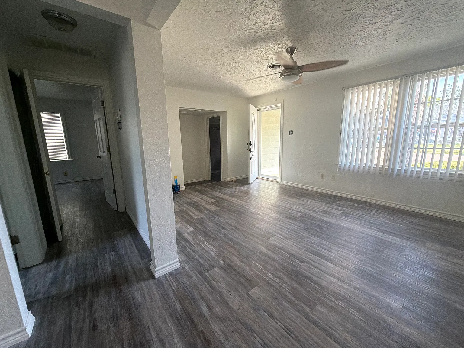 3 bed, 1161 sqft, $1,300 — Photo 3