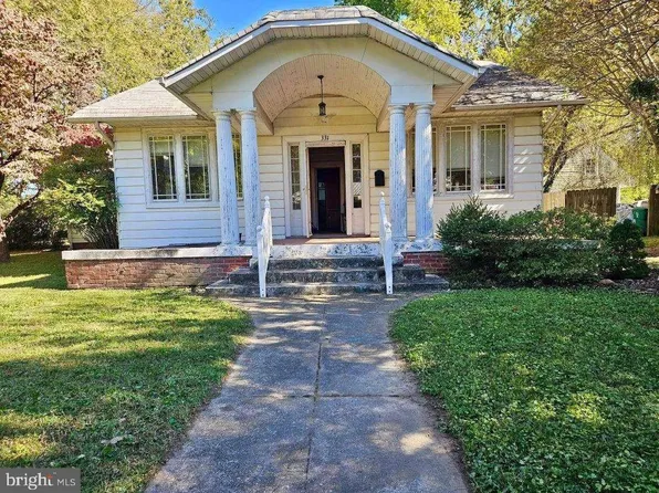 331 Royal Oak Ave, Colonial Heights, VA 23834