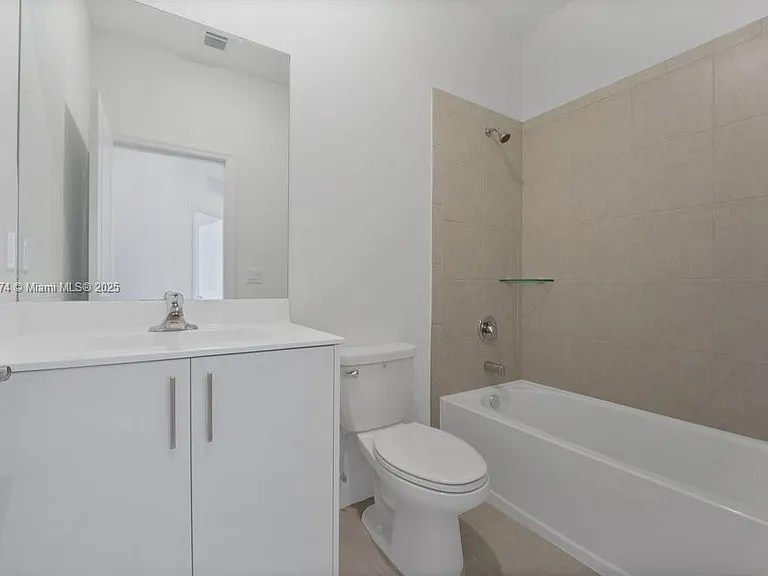 250 SW 159th Ln — Photo 8