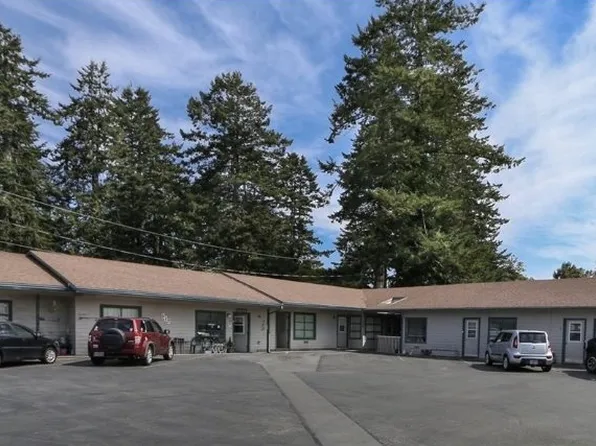 542 Pacific Ave, Brookings, OR 97415