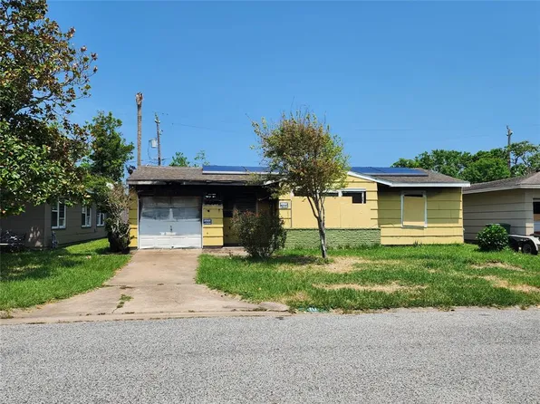 10 Gulf Lane, Galveston, TX 77550