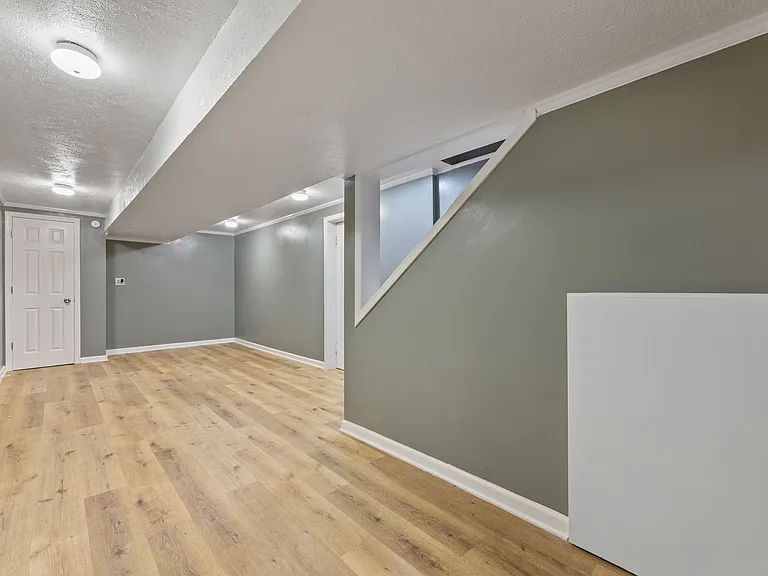 4655 Curtis Ave — Photo 20
