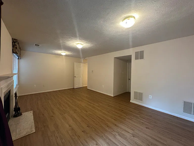 8359 Regal Oak Ct — Photo 23