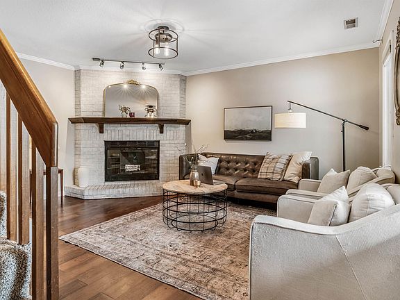 5th image of 1007 Woodland Springs Pl
