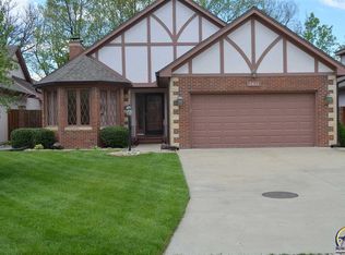 2411 SW Brookhaven Ln, Topeka, KS 66614