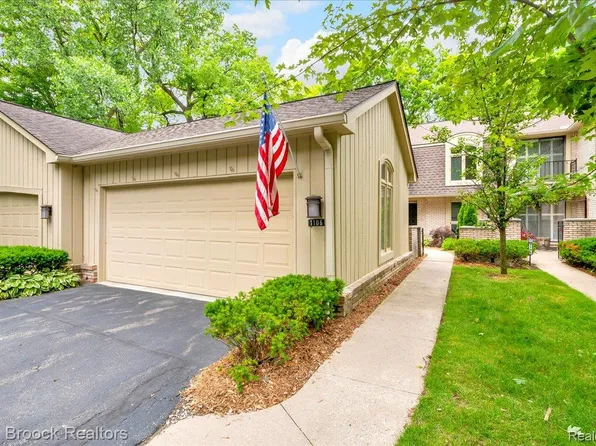 1106 Hillpointe Cir, Bloomfield Hills, MI 48304