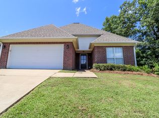 210 Forest Glen Dr, Oxford, MS 38655