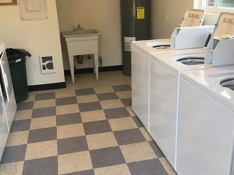 South Hills Apartments — Photo 8