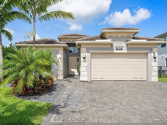 2nd image of 15259 Seaglass Terrace