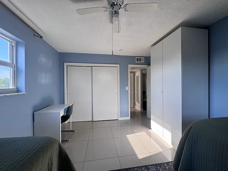 910 Jefferson Ave #4E — Photo 16
