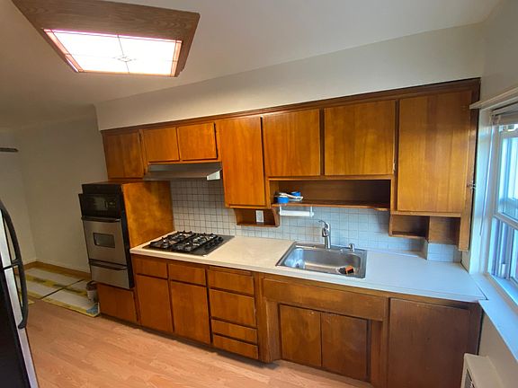 2nd image of 2130 Clintonville St Floor 2