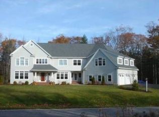 2 Canterbury Ln, Falmouth, ME 04105