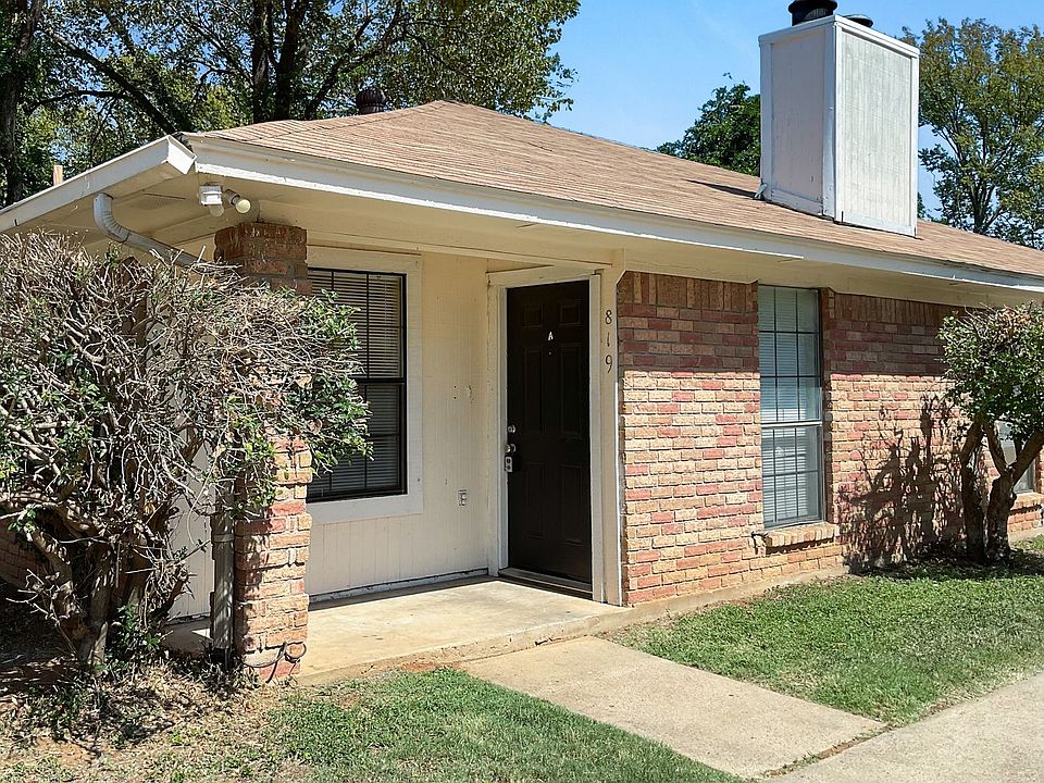 1st image of 819 N Mesquite St