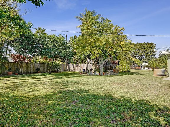 3rd image of 2417 NW 6th Avenue