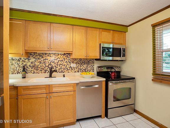 4th image of 523 Falmouth Ln