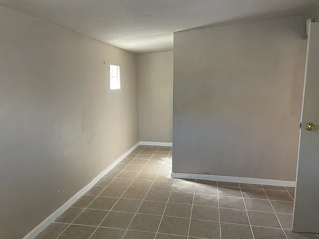 1327 W Sahuaro Dr #A — Photo 8