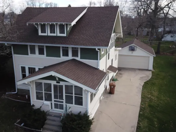 608 10th Ave, Grinnell, IA 50112