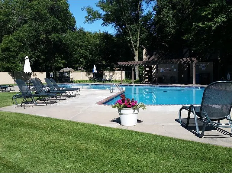 Association pool