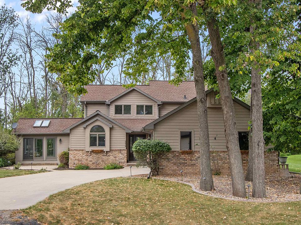 1st image of 2238 Woodlawn Ln