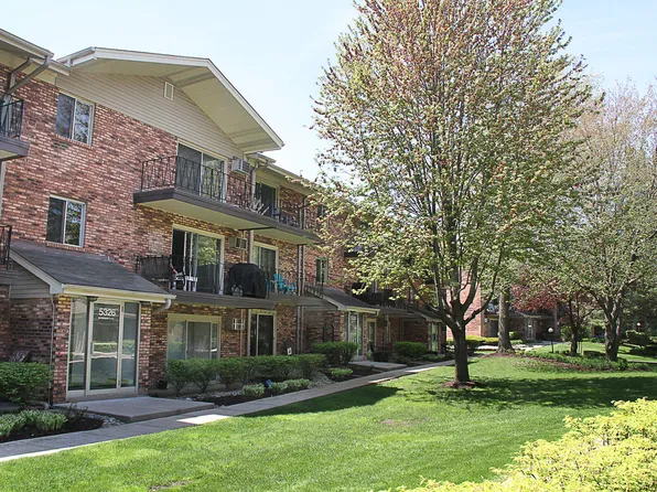5326 Waterbury Ln APT 1003A, Crestwood, IL 60445