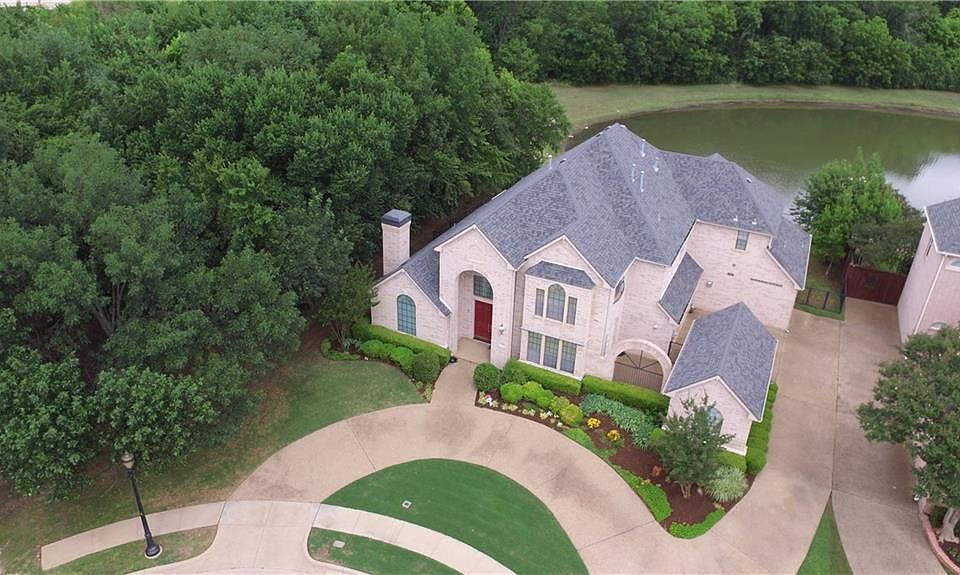 1st image of 728 Castle Creek Dr