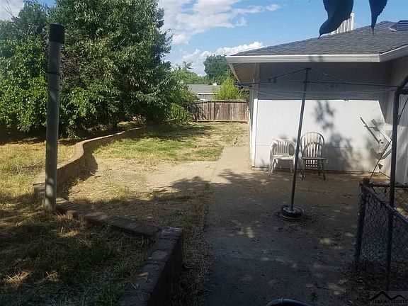 3rd image of 585 Brearcliffe Dr