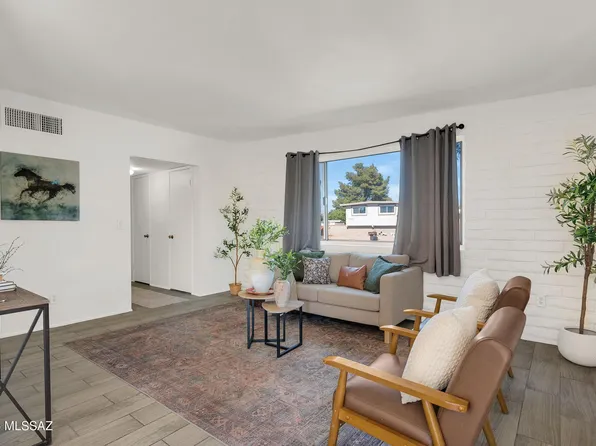 8190 E 20th St, Tucson, AZ 85710