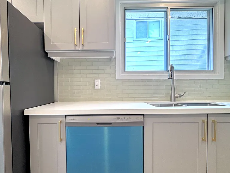 117 Pindar Cres #MAIN FLOOR — Photo 15