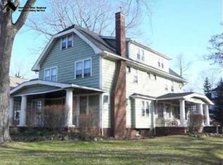 2229 Kerrwood Rd, Cleveland, OH 44118