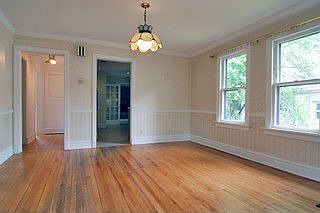 5th image of 1052 Woodlawn Ave